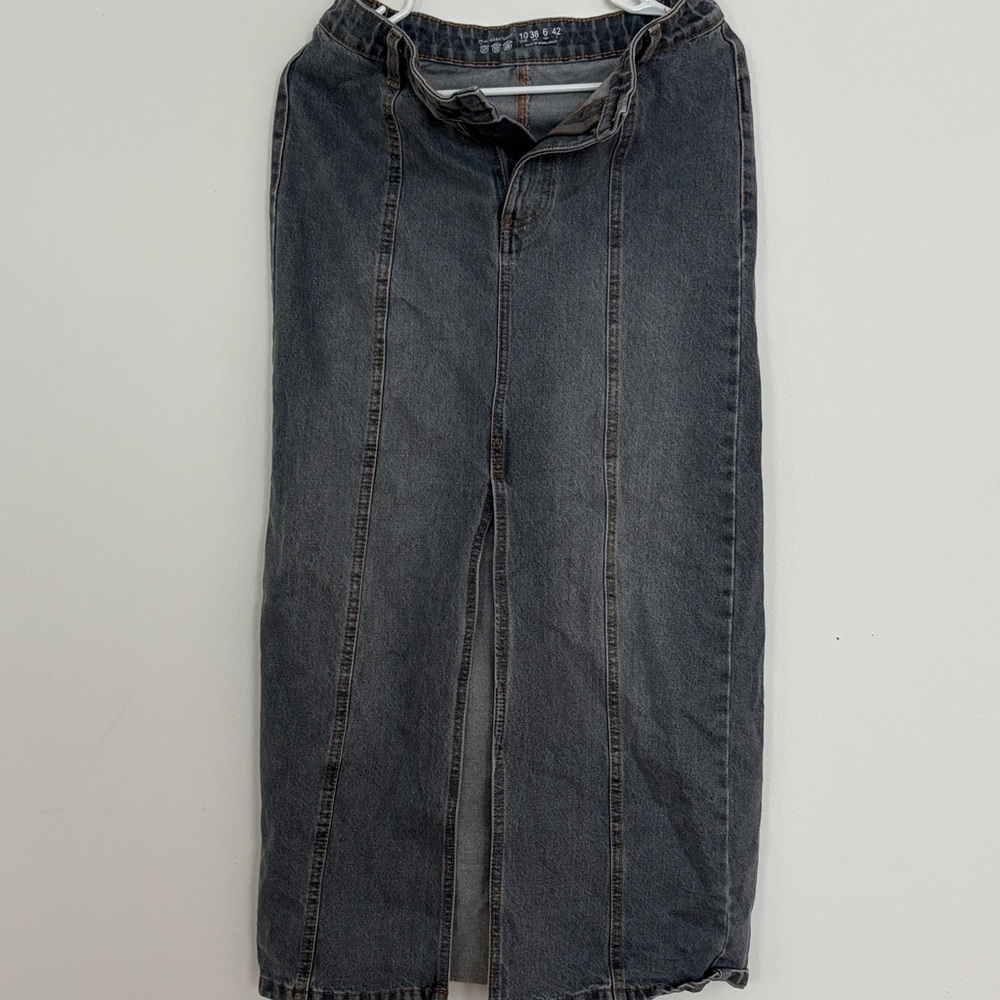 Primark’s Dark Gray Jean skirt.